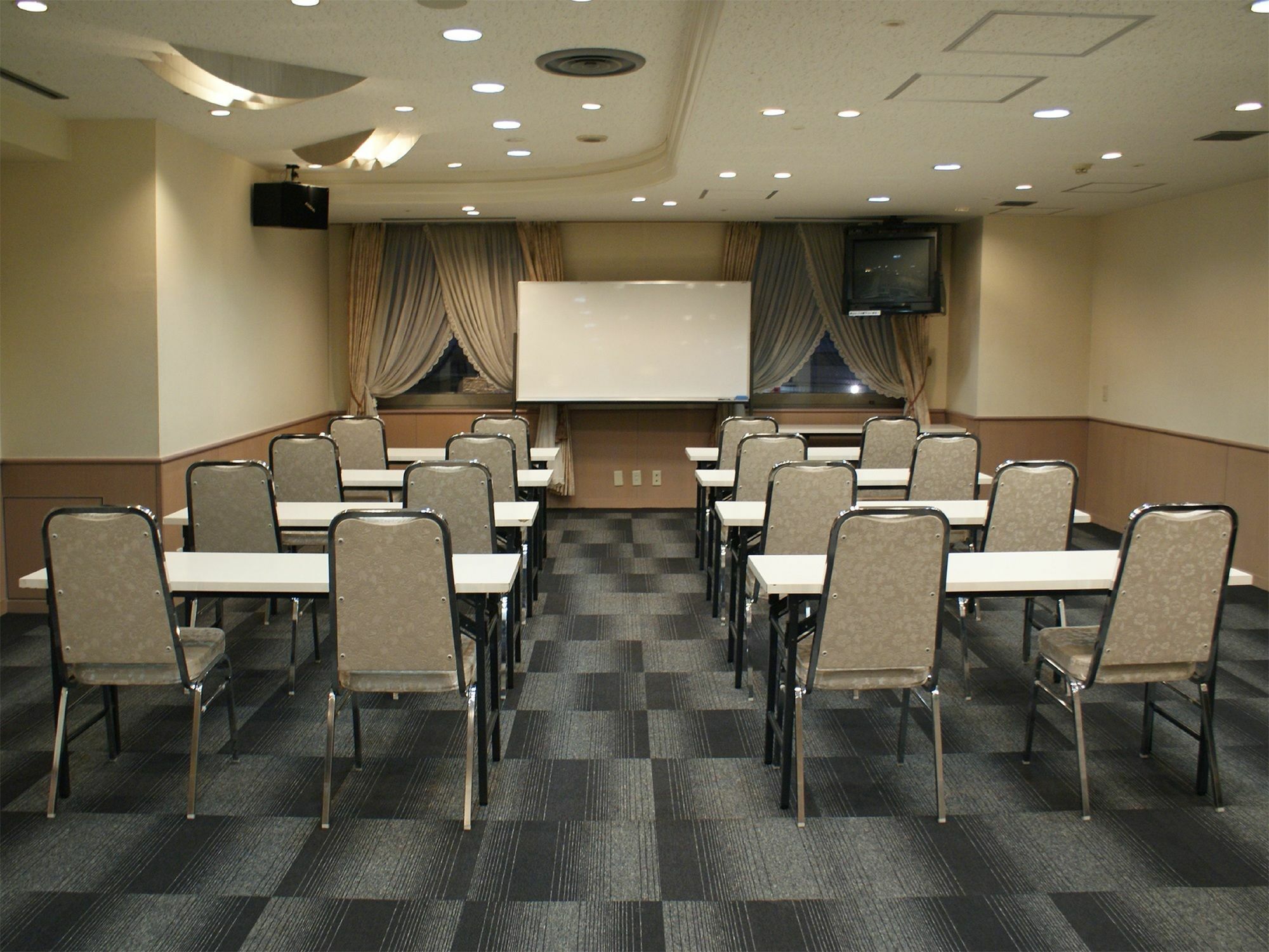 โรงแรมไลฟ์แม็กซ์ บัดเจ็ต 2* ซัปโปโร
