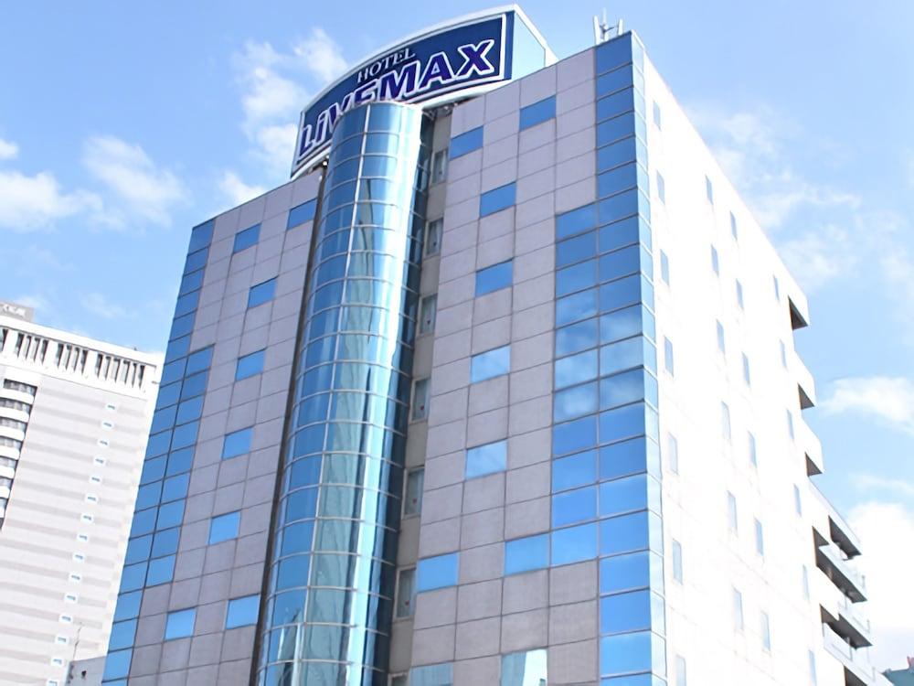 Livemax Nakajima Park Grande 2*